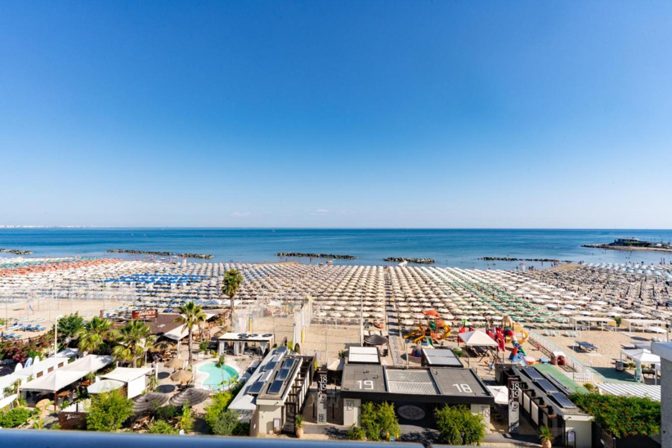 Hotel Bellevue Cattolica Exterior photo